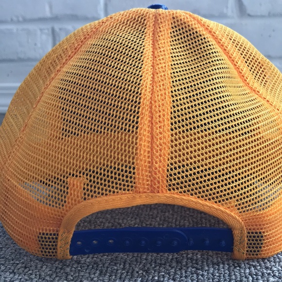 Vintage Manitoba trucker hat - Picture 3 of 4